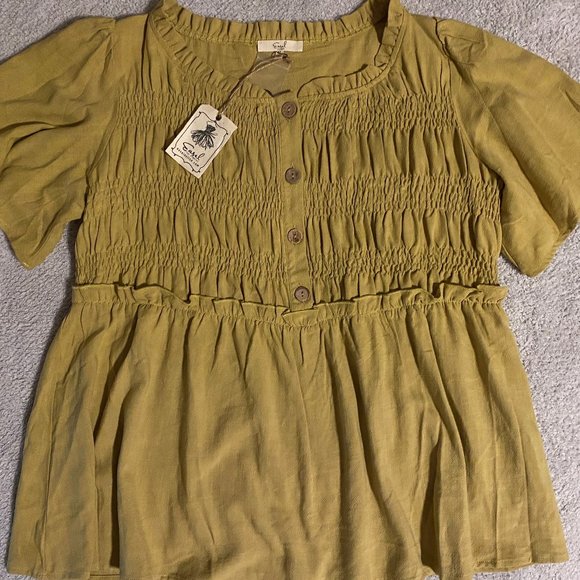 Easel Ruffled Semi-Button Top - Picture 4 of 4